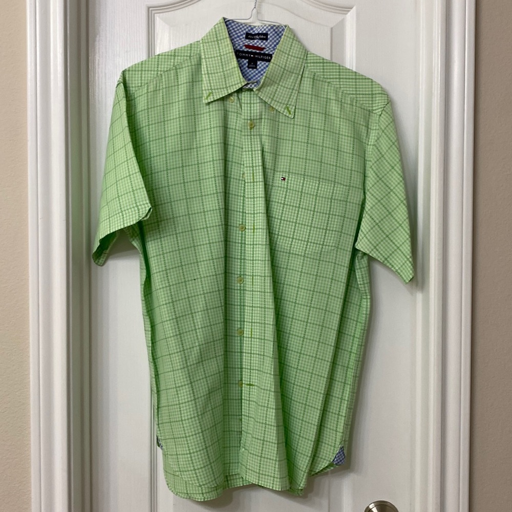 Men’s medium Tommy Hilfiger green plaid short sleeve shirt